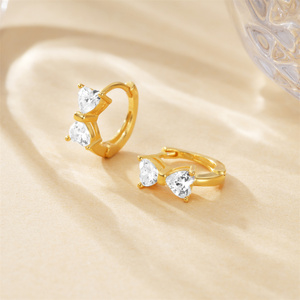 ROXI Pendientes de Aro Huggies de Plata de Ley 925 Bañados en Oro de 18K con Lazo de Circonita Incrustada para Mujer - Product Image 5