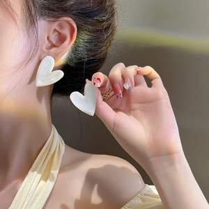 夸张爱情优雅复古韩式心形花朵耳钉秋冬深绿色系列时尚耳朵 - Product Image 3