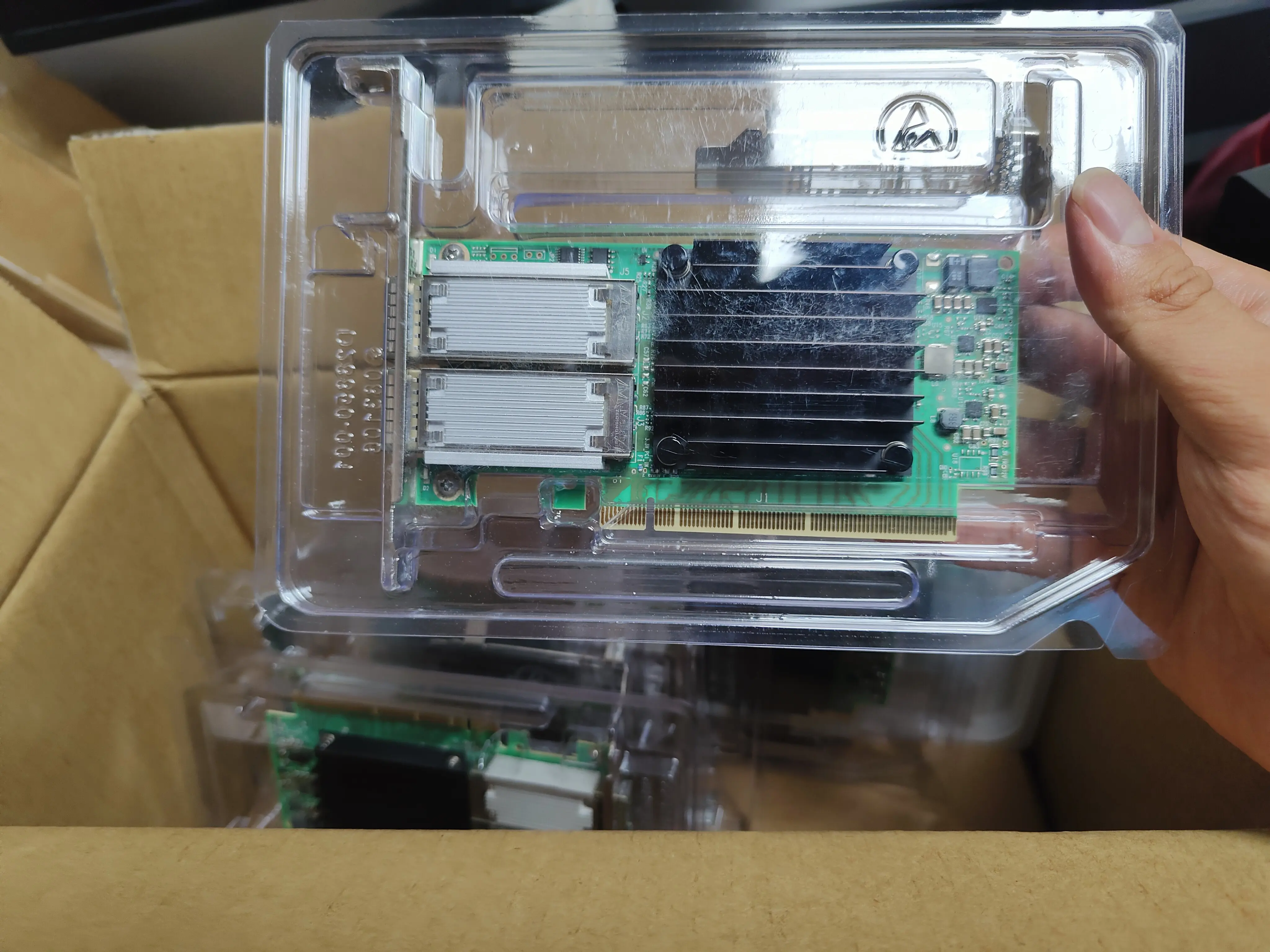 Mellanox MCX515A-CCUT ConnectX-5 antarmuka tunggal PCIe Gen 3.0x16 kartu jaringan Ethernet