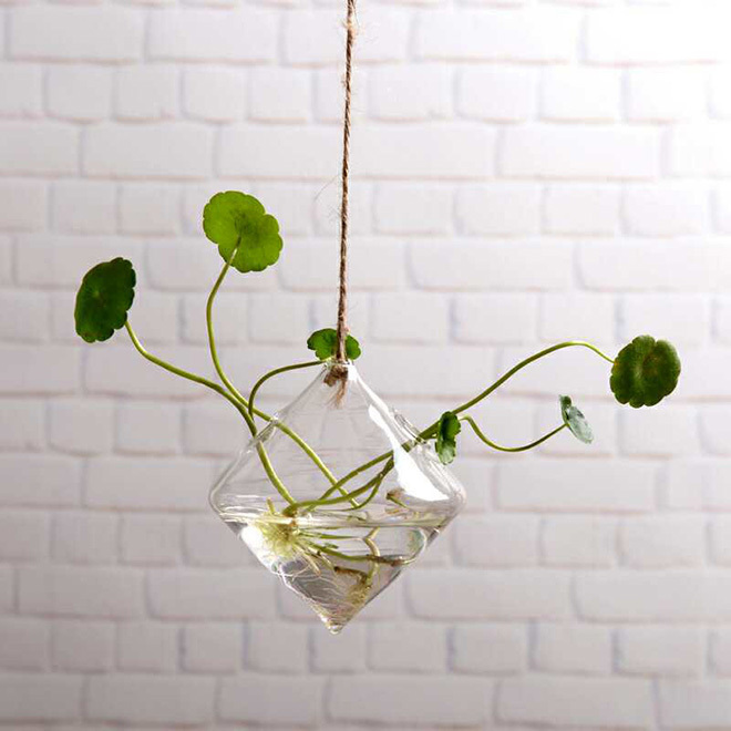 white--geometric rhombus