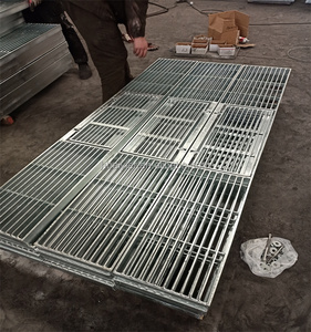 <span class=keywords><strong>Rejilla</strong></span> de drenaje de acero dulce galvanizado en caliente Singapore HDB, rejillas metálicas de 1800x300mm con bisagra <span class=keywords><strong>para</strong></span> cubierta de zanja de casa - Product Image 3