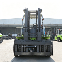 Chariot élévateur contrepoids FD80Z à succès, diesel haute efficacité avec mât à trois étages et fourches 1220x175mm pour la manutention des matériaux