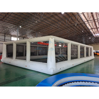Terrain de pickle-ball flottant gonflable robuste pour sports nautiques avec clôture pneumatique
