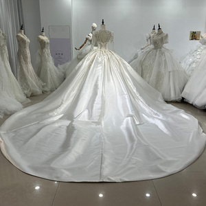 Robe de mariée princesse à col en V et manches longues pour femme, en dentelle avec traîne, jolies robes de mariée Xs068 - Product Image 4