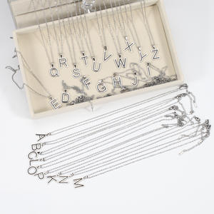 Collar con colgante de letras de acero inoxidable, chapado en plata, de la A a la H, estilo clásico unisex, joyería de regalo - Product Image 2