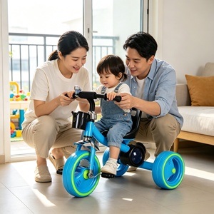 Tricycle pour enfants de 1 à 5 ans, vélo à pédales pour bébé, poussette pour enfant avec lumières, voiture à pousser en plastique pour bébé. - Product Image 3
