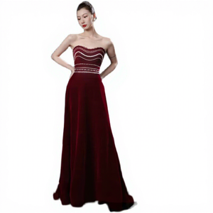 S3586Y Nuovo Abito da Sera in Velluto <span class=keywords><strong>Bordeaux</strong></span> Linea A, Senza Spalline, Scollo a Cuore, con Perle e Motivo Ondulato, Lunghezza al Pavimento, per Cerimonie e Balli di Fine Anno - Product Image 1