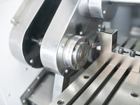 Tour CNC automatique de haute précision YH25 pour l'usinage du cuivre et de l'aluminium, destiné aux industries médicale et horlogère