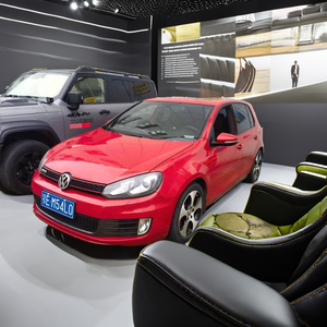 Volkswagen <span class=keywords><strong>Golf</strong></span> GTI Sedan <span class=keywords><strong>2011</strong></span> Automatica Benzina Sedili in Pelle R17 Rossa - Auto Usata in Cina - Product Image 3