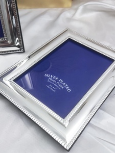 Cornice Portafoto in Metallo Argento Specchiato con Stampa Digitale di Lusso, 5-10 Pollici, Regalo di Nozze in Stile Moderno, Decorazione Casa di Alta Qualità - Product Image 4