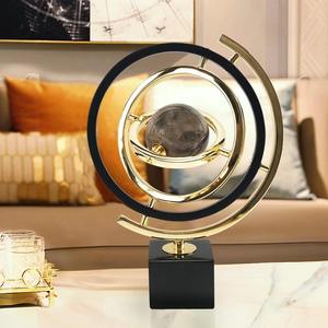Escultura Moderna de Anillo Metálico Geométrico con Bola de Mármol, Acabado Dorado y Negro, para Decoración Elegante de Oficina y Sala de Estar - Product Image 2