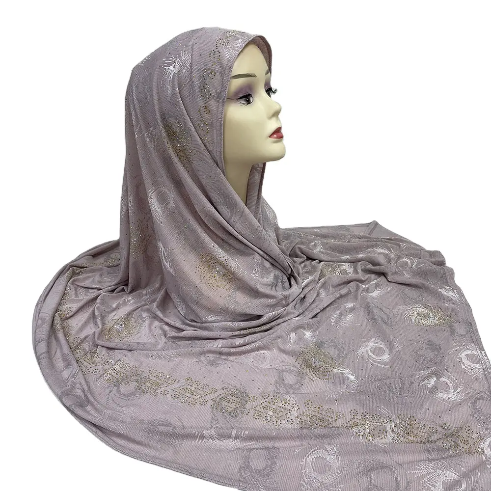 Venta al por mayor personalizado sólido teñido jacquard algodón hijabs musulmán diamante moda mujer bufanda