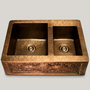 Évier de cuisine double cuve en cuivre fait main, design rustique brossé, cuve rectangulaire pour cuisines et salles de bain modernes - Product Image 1