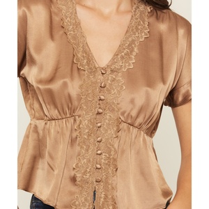 Blusa de Satén con Cuello en V y Manga Corta Personalizada para Mujer, Blusa de Gasa de Color Liso con Encaje, Top OOTD, Venta al por Mayor de Ropa - Product Image 3