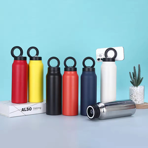Bouteille d'eau isotherme moderne et pratique de 24 oz en acier inoxydable avec couvercle magnétique et support pour téléphone - Product Image 1