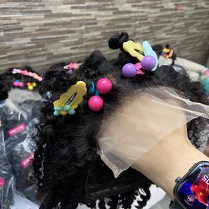 <span class=keywords><strong>Parrucca</strong></span> <span class=keywords><strong>per</strong></span> bambini all'ingrosso Pre-pizzicata 5*5 <span class=keywords><strong>parrucca</strong></span> trasparente con chiusura in pizzo capelli umani <span class=keywords><strong>parrucca</strong></span> riccia anteriore in pizzo <span class=keywords><strong>per</strong></span> giovane donna - Product Image 2