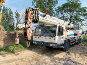 Used China Zoomlion 25 Ton Rough Terrain <b>Crane</b> with Hangfa <b>Engine</b> 35m Max Lifting Height - Product Image 5