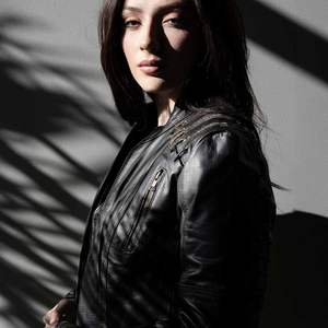 MLL2527แจ็กเก็ตหนังแท้ปักลูกไม้สีน้ำตาลสำหรับผู้หญิงดูหรูหรามี2025 - Product Image 5