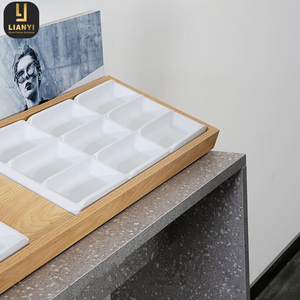 Tùy chỉnh cao cấp sơn mài Acrylic Rack hiển thị cửa hàng tủ trưng bày với kính lưới đứng thiết kế độc đáo Acrylic trường hợp - Product Image 5