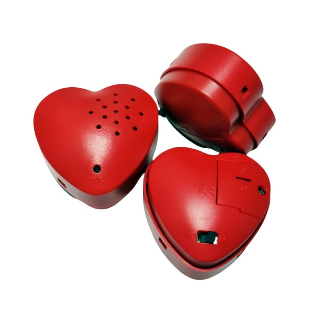 Plush Toy Accessories Plastic Heart-Shaped Battery Powered Sound Box Recorder Player with 30 Seconds Real Person Recording