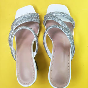 Y 36-42 Verano Nuevo Square-Toe Rhinestone Correa <span class=keywords><strong>Sandalias</strong></span> de tacón Delgado Ropa de playa de moda Zapatos de tacón alto - Product Image 1