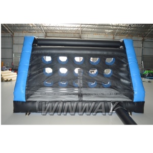 Plateau de jeu gonflable géant avec plusieurs trous de cible pour les événements sportifs en plein air - Product Image 2