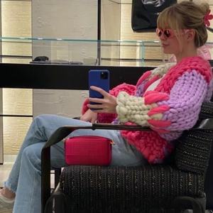 <span class=keywords><strong>Cardigan</strong></span> Invernale Corto da <span class=keywords><strong>Donna</strong></span> Personalizzato Lavorato a Maglia Grossa all'Uncinetto, Maglione Fatto a Mano in Irlanda con Maniche a Lanterna Colorate - Product Image 3