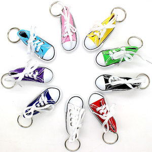 Nhiều màu cao su Giày Keychain mô phỏng giày vải nhỏ Túi Quà Tặng vòng chìa khóa mặt dây chuyền cao su Keychain - Product Image 1