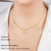 Collier personnalisé pour femme, bijoux résistants au ternissement, finition polie, plaqué or 18 carats, acier inoxydable, pendentif fleur cœur zircon