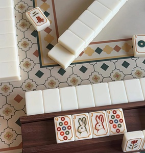 Conjunto de Jogo de Mahjong com Peças de Resina Americana e Números Árabes, Presente Luxuoso para Mulheres, Entretenimento para Festas em Família - Product Image 4
