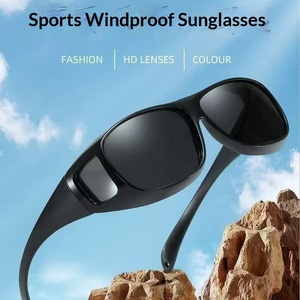 Occhiali da Sole Polarizzati Sportivi da Ciclismo per Uomo, Montatura Completa Quadrata, Visione Notturna, Antivento e Antipolvere - Product Image 2