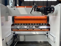 Machine à cintrer les Offre Spéciale en stock Machine à cintrer CNC Presse plieuse hydraulique pour tôle