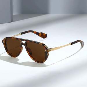 Gafas de Sol de Moda Retro 2025 con Logotipo Personalizado, Gafas de Sol Cuadradas para Mujer, Protección UV400, Degradado, Doble Puente, Estilo Piloto, para Hombre - Product Image 2