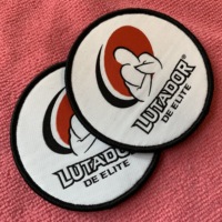 Insigne tissé damassé à bordure surverrouillée avec support à crochet amovible, patch tissé pour vêtements à boucle à crochet uniforme réutilisable