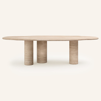 Table à manger en marbre Dream Home, plateau irrégulier à bords ondulés, pieds à triple cylindre, ton chaud, pierre naturelle, mobilier de salle à manger