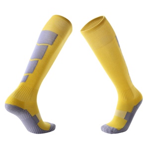 Chaussettes de football professionnelles antidérapantes, absorbant les chocs, avec bordure épaissie, fond en tissu éponge tricoté, respirantes et à séchage rapide - Product Image 2