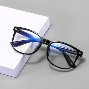 Promotion : Lunettes anti-lumière bleue populaires à rivets carrés, verres jaunes, <span class=keywords><strong>prix</strong></span> bas, monture optique personnalisée pour <span class=keywords><strong>myopie</strong></span> - Product Image 2