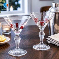 Gelas Martini Kaca Bentuk Hati dengan Dekorasi Ikon, Tiup Manual, Kustom Grosir SAMYO untuk Pesta Pernikahan