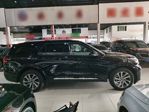 سيارة مستعملة متوفرة في المخزون، بنزين، <span class=keywords><strong>2</strong></span>.3 لتر، دفع رباعي، 5 مقاعد - Product Image 2