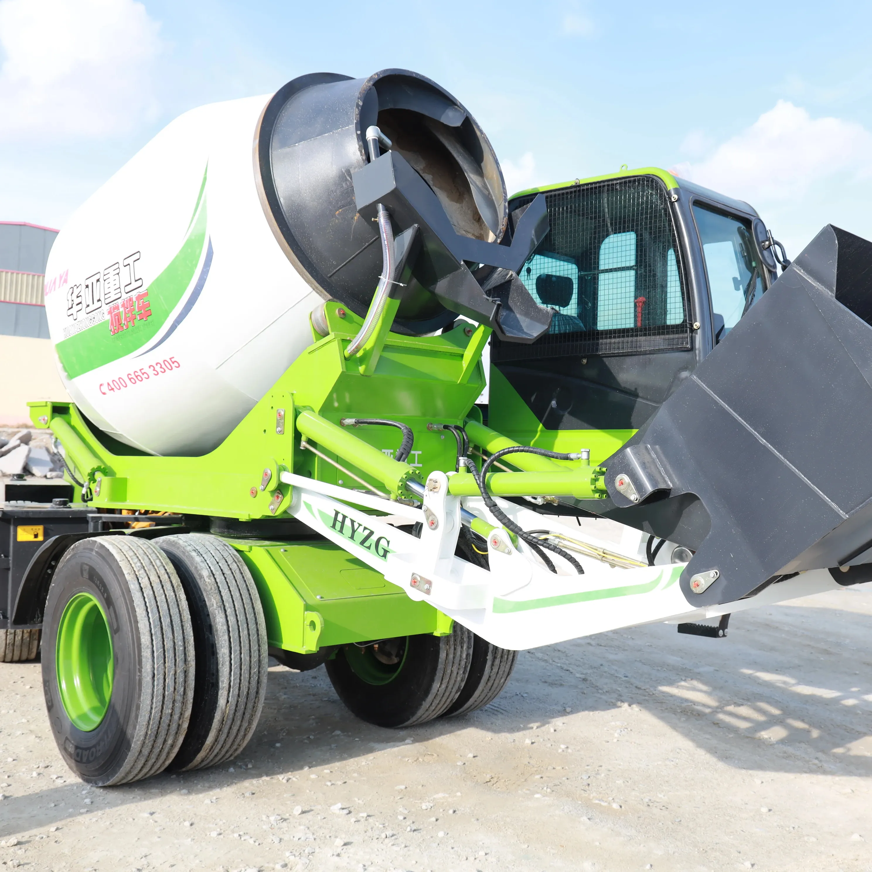 Fabrik HUAYA 270 Grad rotierender selbst laden der Betonmischer LKW automatische Zuführung 2 m3 3 m3 Hoch leistungs betonmischer mit CE