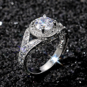 Anello Elegante da Donna con Taglio Rotondo Scintillante, Gioiello Regolabile in Lega, Stile di Fidanzamento - Product Image 4