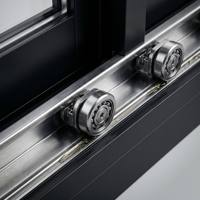 Aluminium-Schiebefenster mit Zugluftschutz, EPDM-Wetterdichtung, integriertem Abtropfsystem, Feuchtigkeitsbarriere, gehärtetem Glas und Regenschutzdesign
