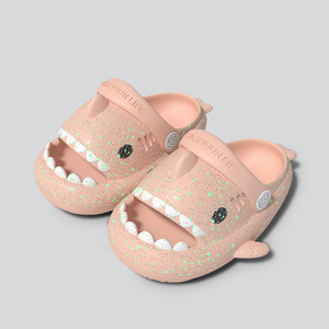 <span class=keywords><strong>Chanclas</strong></span> Luminosas <span class=keywords><strong>de</strong></span> Tiburón para Niños, <span class=keywords><strong>Chanclas</strong></span> <span class=keywords><strong>de</strong></span> Verano para Niños y Niñas, Antideslizantes, Suela Blanda, Transpirables, <span class=keywords><strong>de</strong></span> Dibujos Animados, Lindas, para la Playa, con Orificios - Product Image 6