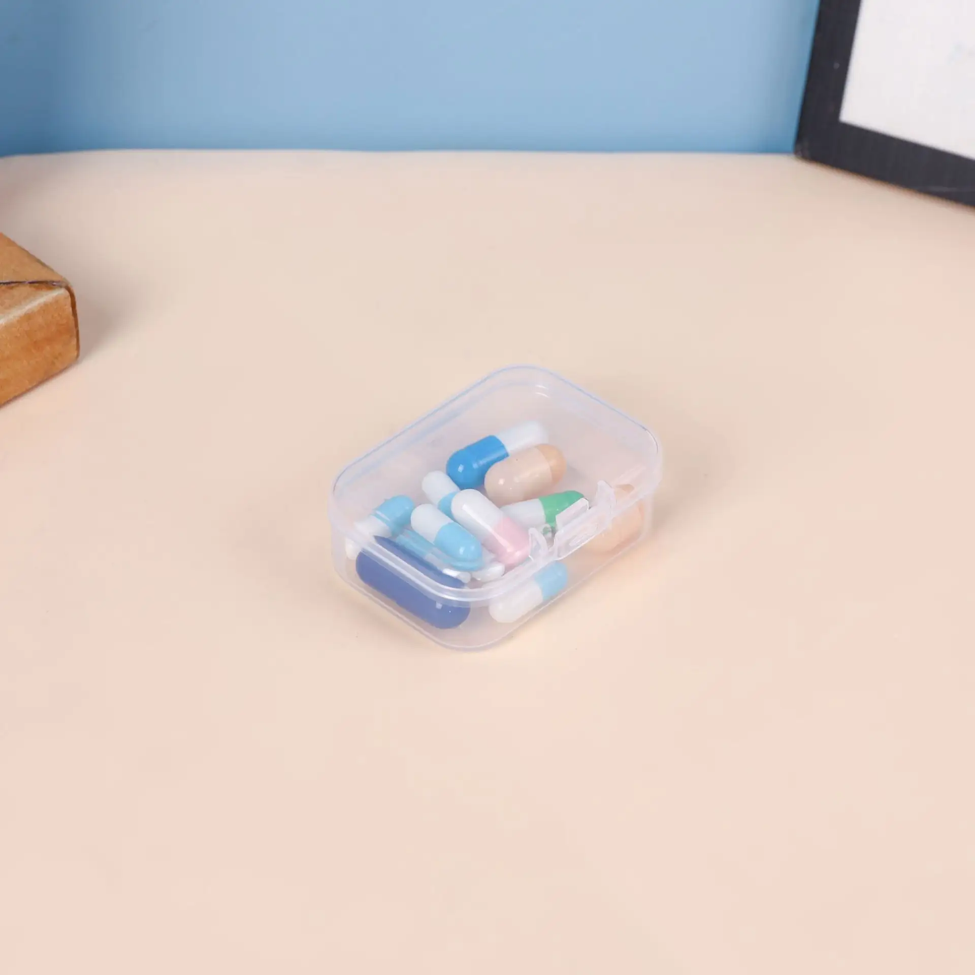 مصغرة 5.5 سنتيمتر مستطيلة صندوق بلاستيكي مع غطاء شفاف تخزين أجزاء اكسسوارات المواد الطب صندوق تخزين وتعبئة