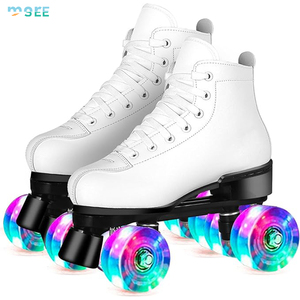 Giày trượt patin SeeMore Flashing Roller Skating Shoe Soy Luna 4 bánh, giày trượt patin PU 4 bánh, giày trượt patin da 4 bánh - Product Image 3