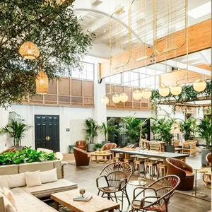 نبات صناعي معلق لتزيين السقف والجدران داخلي وخارجي، عشب بلاستيكي أخضر لتصميم المنزل وديكور الغرف - Product Image 4