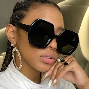 Brand Square Woman Sunglasses Trends Oversized Chain Vintage Black Shades Women Polygon Sun Glasses Female Eyewear UV400