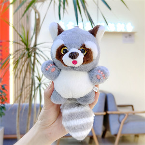 Venta al por mayor lindo pequeño <span class=keywords><strong>Panda</strong></span> de peluche colgante <span class=keywords><strong>red</strong></span> <span class=keywords><strong>rojo</strong></span> dibujos animados llavero muñeca con mapache hecho de algodón - Product Image 6