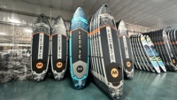 Chine Fabrication OEM Planche de surf Vente chaude 34 ''Planche de SUP gonflable Waterplay Surf Stand up Paddle Board pour les eaux de l'océan