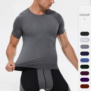 T-shirt sans couture respirant à séchage rapide de haute qualité sur mesure en gros avec manches courtes pour hommes - Product Image 1